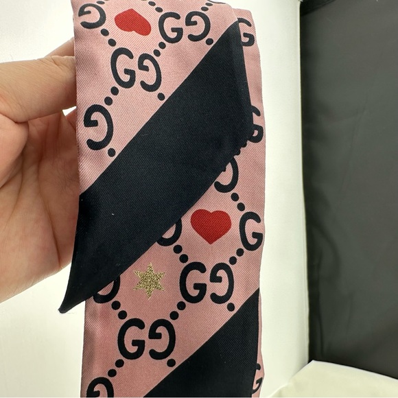 Gucci Patterned Silk Neck Bow with GG, Hearts and Stars Twilly Scarf NEW IN BOX - Picture 7 of 13